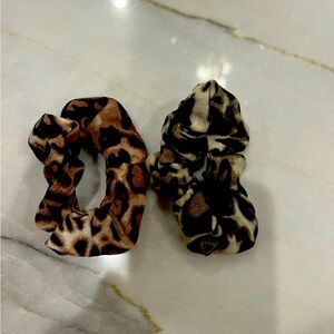 NWOT - Anthropologie - Black & Brown Leopard Print Scrunchies (Set of 2) - OS